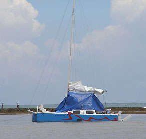 Catamarã 6,80m, projeto de John Shuttleworth